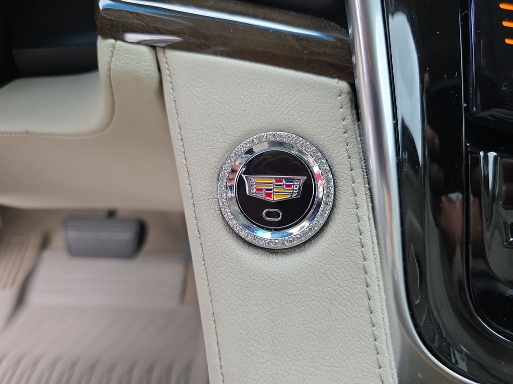 Used 2020 Crystal White Tricoat Cadillac Luxury image 25