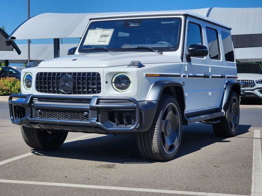 New 2027 MANUFAKTUR Moonlight White Magno Mercedes-Benz AMG® G 63 image 4