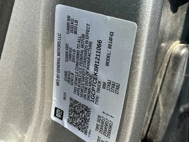 Used 2024 Gray Chevrolet LT image 20