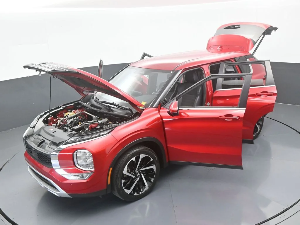 Used 2024 Red Mitsubishi SE Black Edition image 59