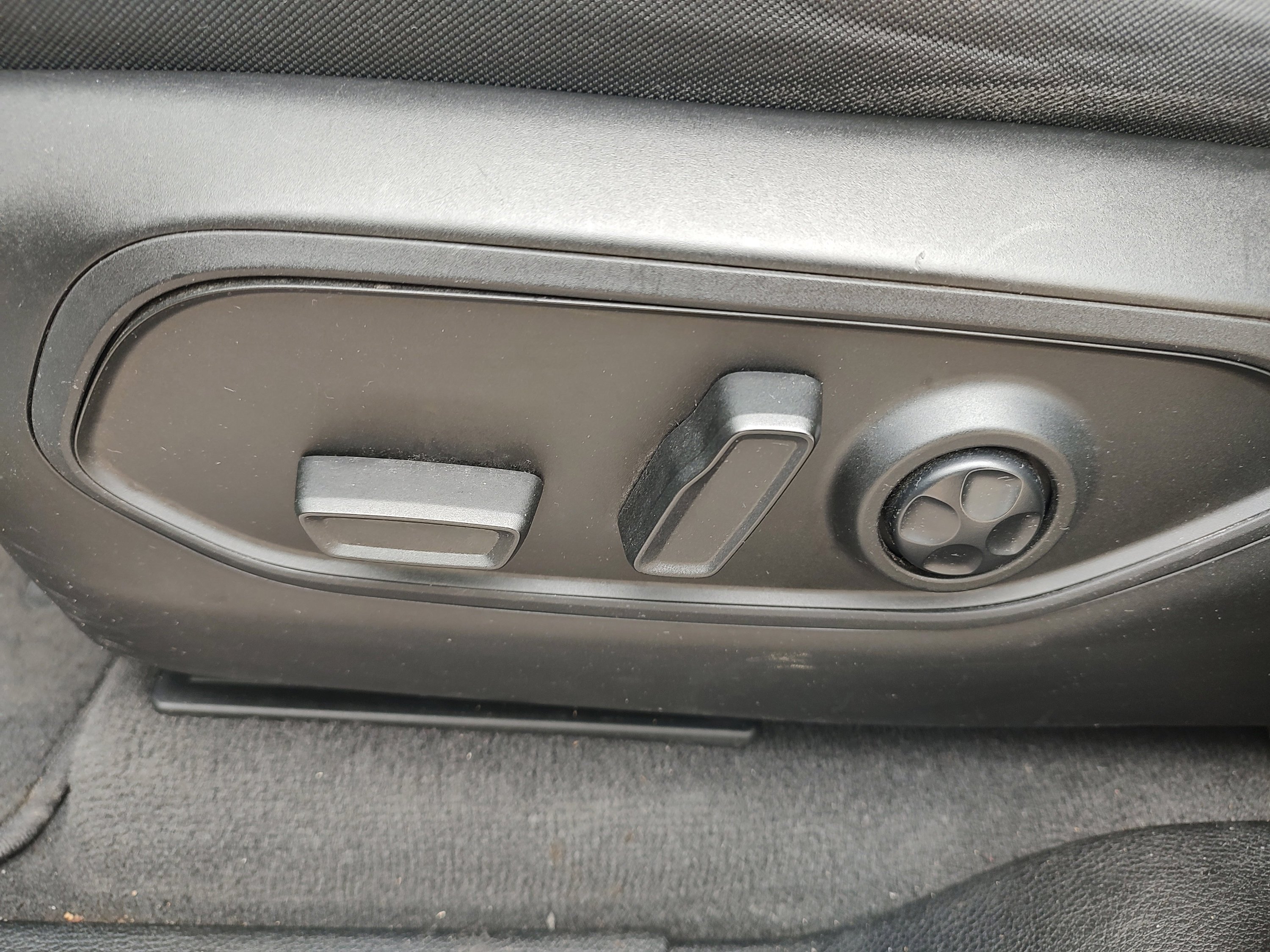 Used 2021 Bright White Clearcoat Jeep Laredo image 26