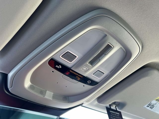 2025 Volvo XC60 Plus - Photo 32