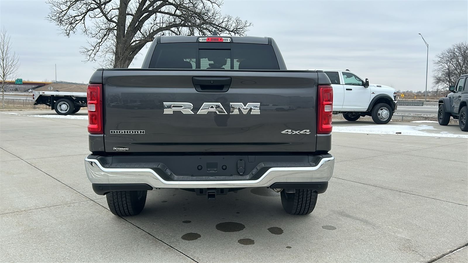 New 2025 Granite Crystal Metallic Clear-Coat Exterior Paint RAM Big Horn/Lone Star image 4