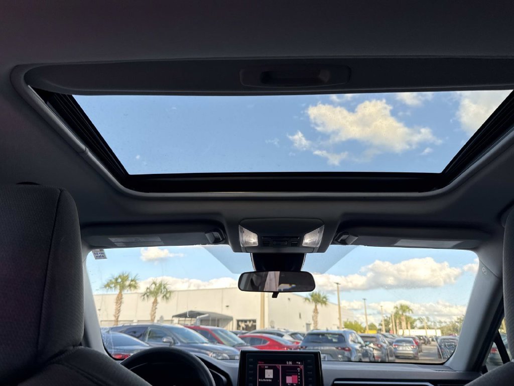 Used 2021  Toyota XLE image 20