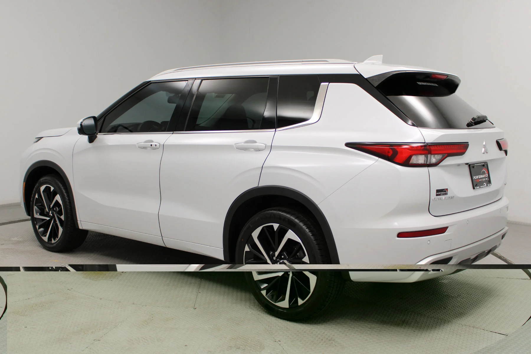 Used 2023 White DIAMOND Mitsubishi SEL 2.5 2WD image 14