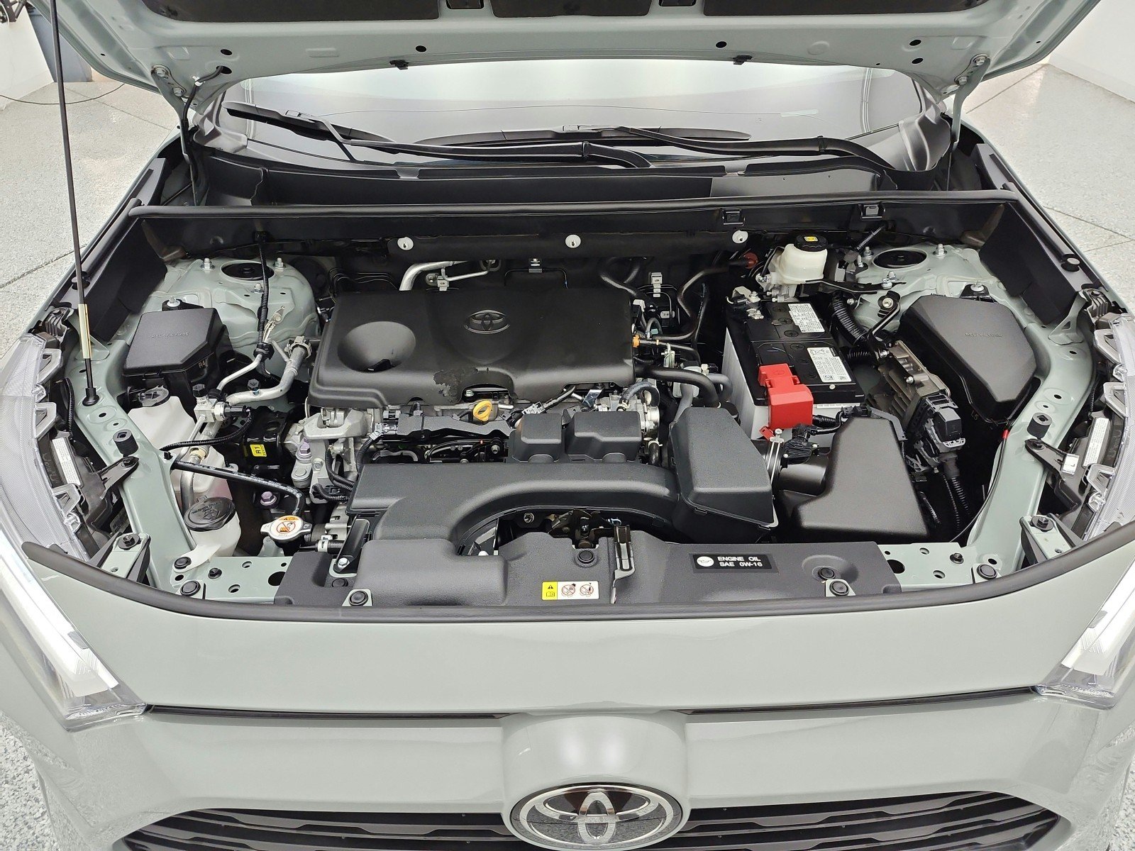 Used 2023 Lunar Rock Toyota XLE FWD (Natl) image 16