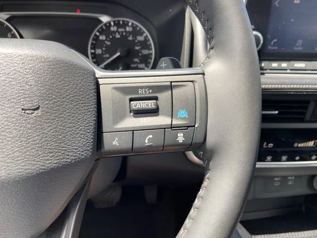 2025 Nissan Rogue SV - Photo 18