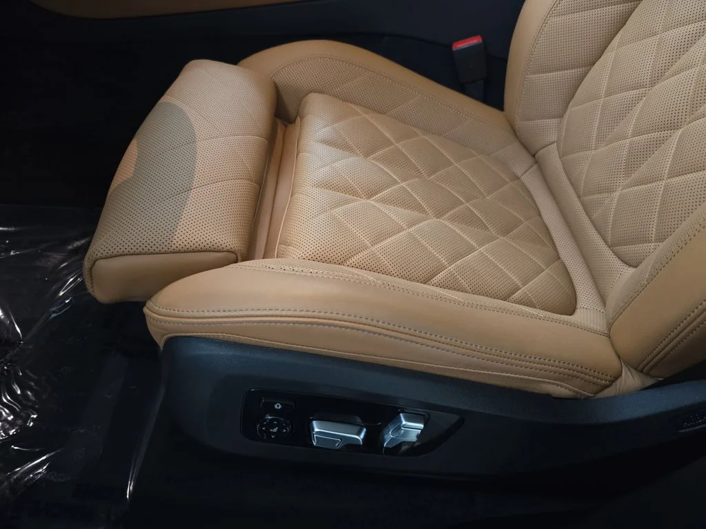 Used 2024 Mineral White Metallic BMW xDrive50e image 27