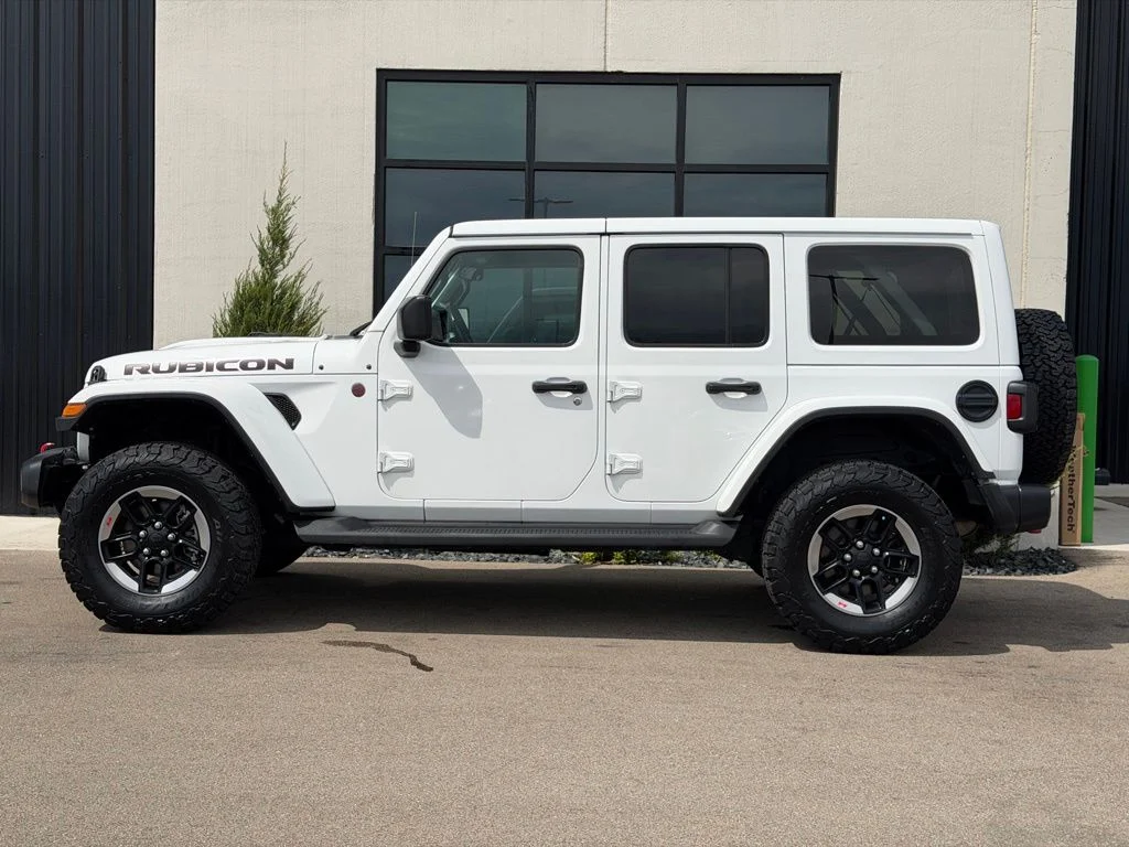 Used 2018 White Jeep Unlimited Rubicon image 2