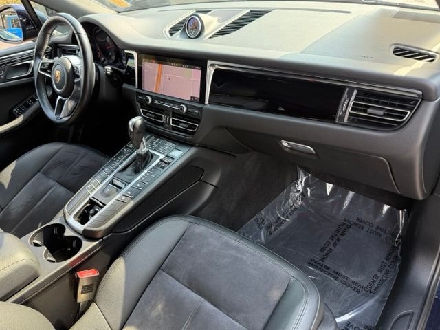 Used 2020  Porsche  image 17