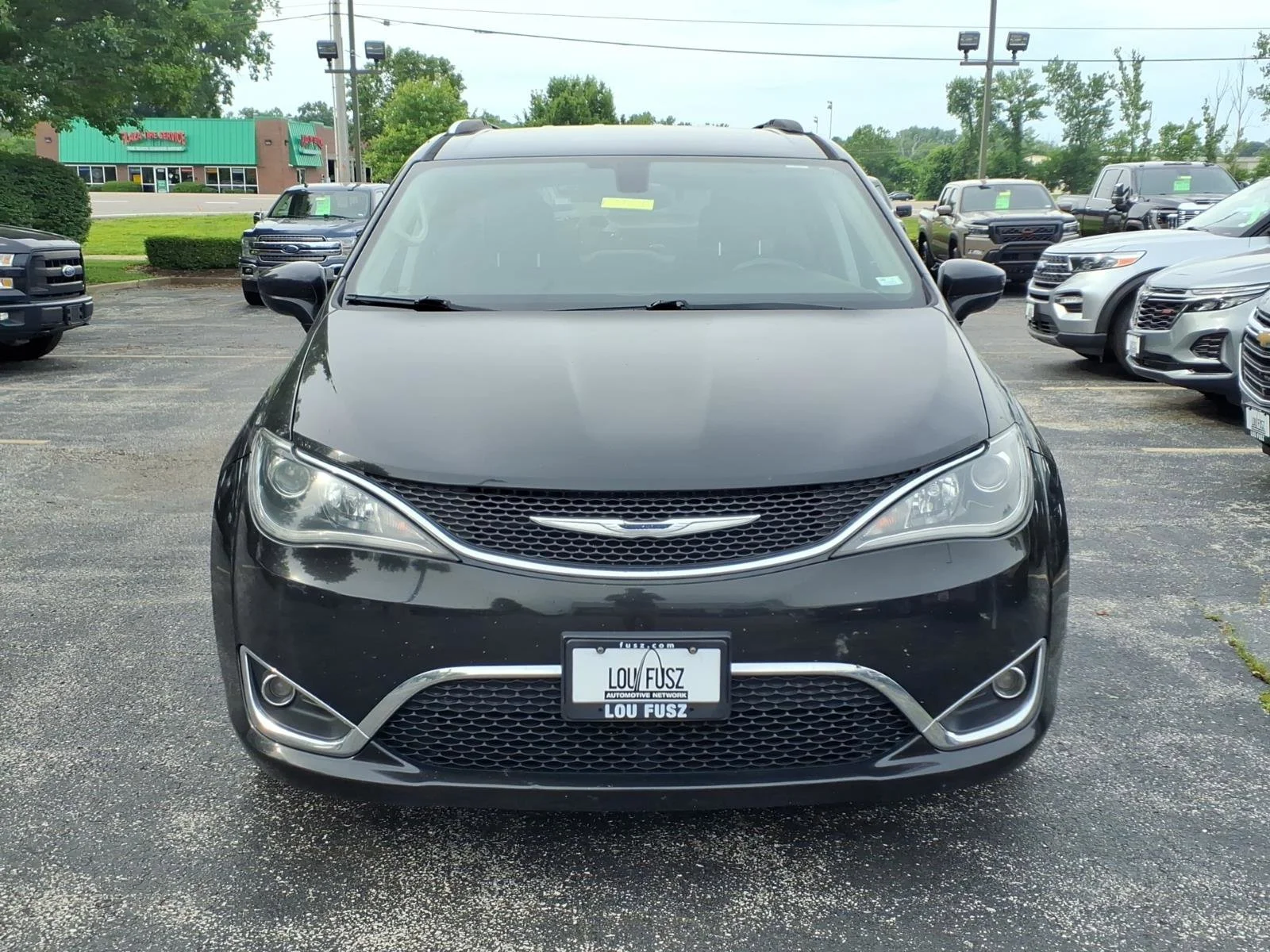 Used 2017 Brilliant Black Crystal Pearlcoat Chrysler Touring-L Plus image 33