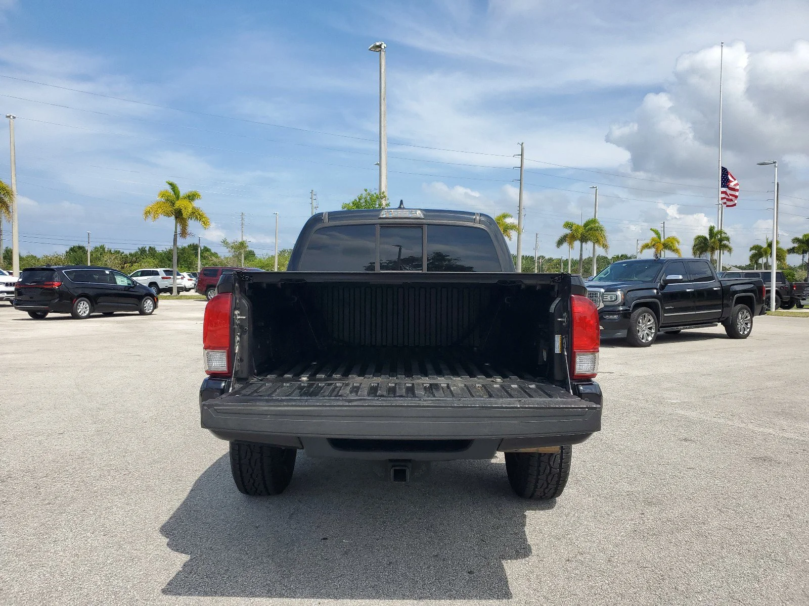 Used 2016  Toyota  image 8