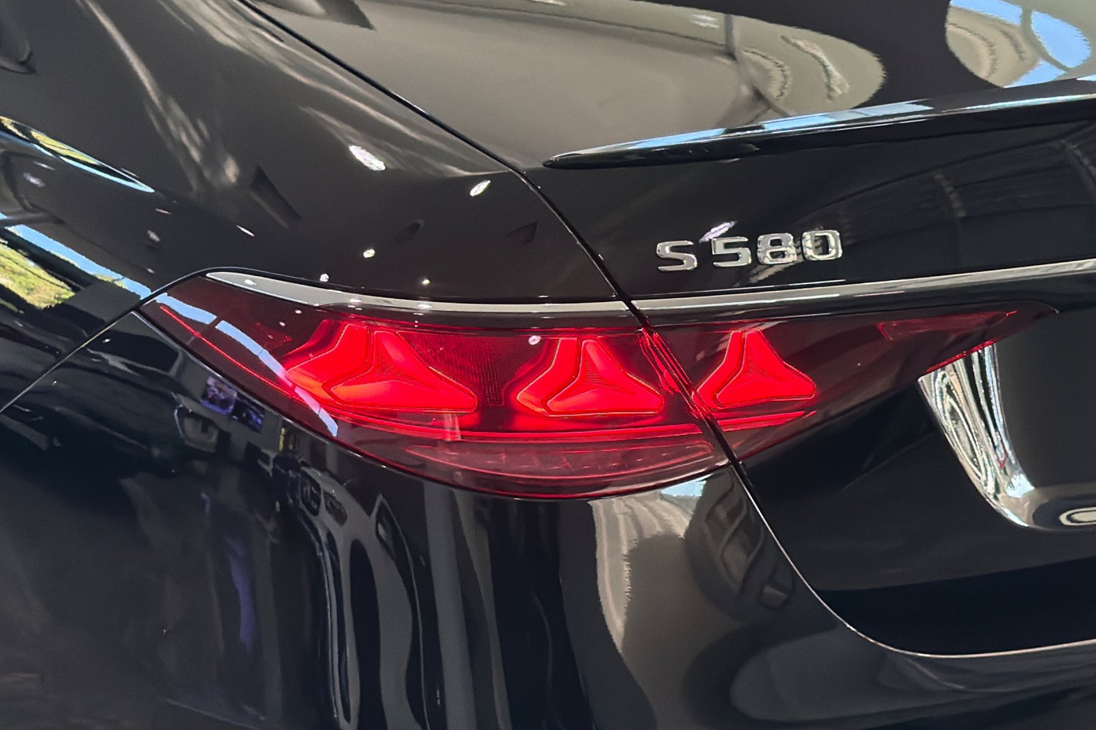 New 2027 Black Mercedes-Benz S 580 image 15