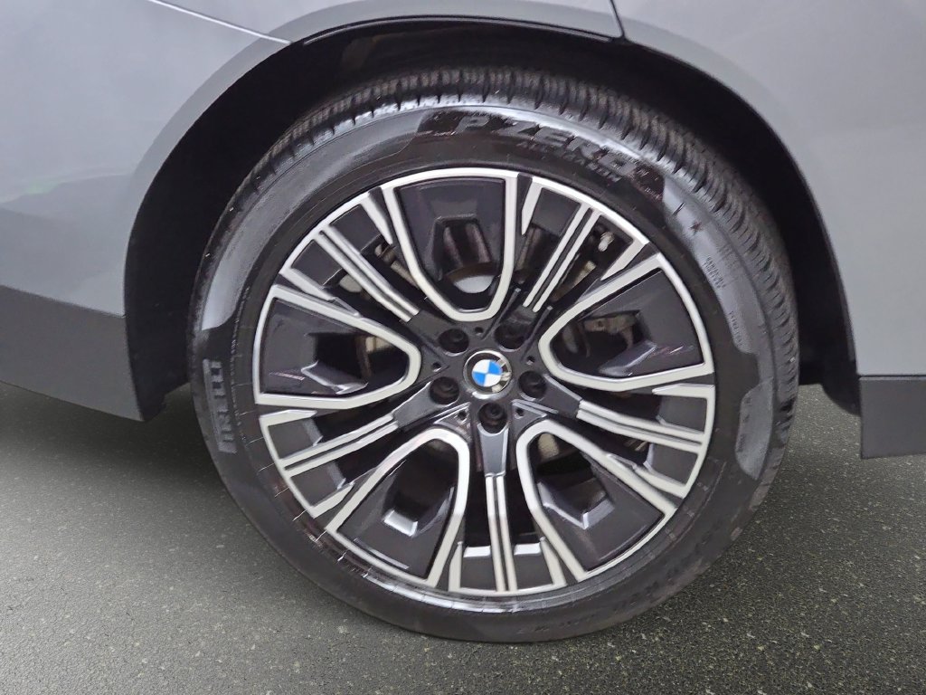 Used 2026 Skyscraper Grey Metallic BMW 30 xDrive image 33