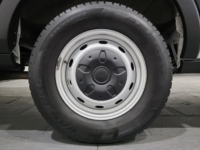 Used 2024 White Ford Base image 23