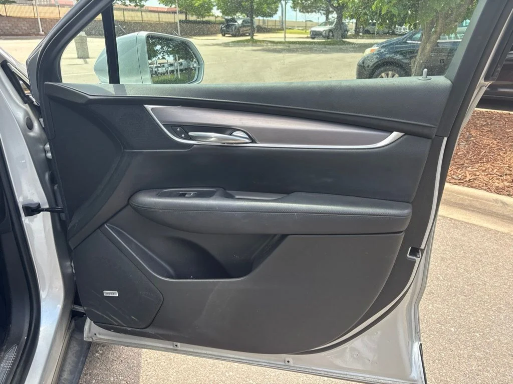 Used 2017 Radiant Silver Metallic Cadillac Luxury image 24