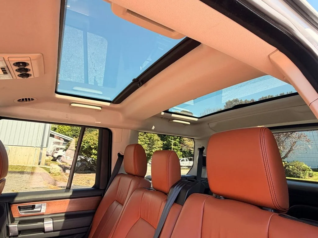 Used 2016 White Land Rover  image 17