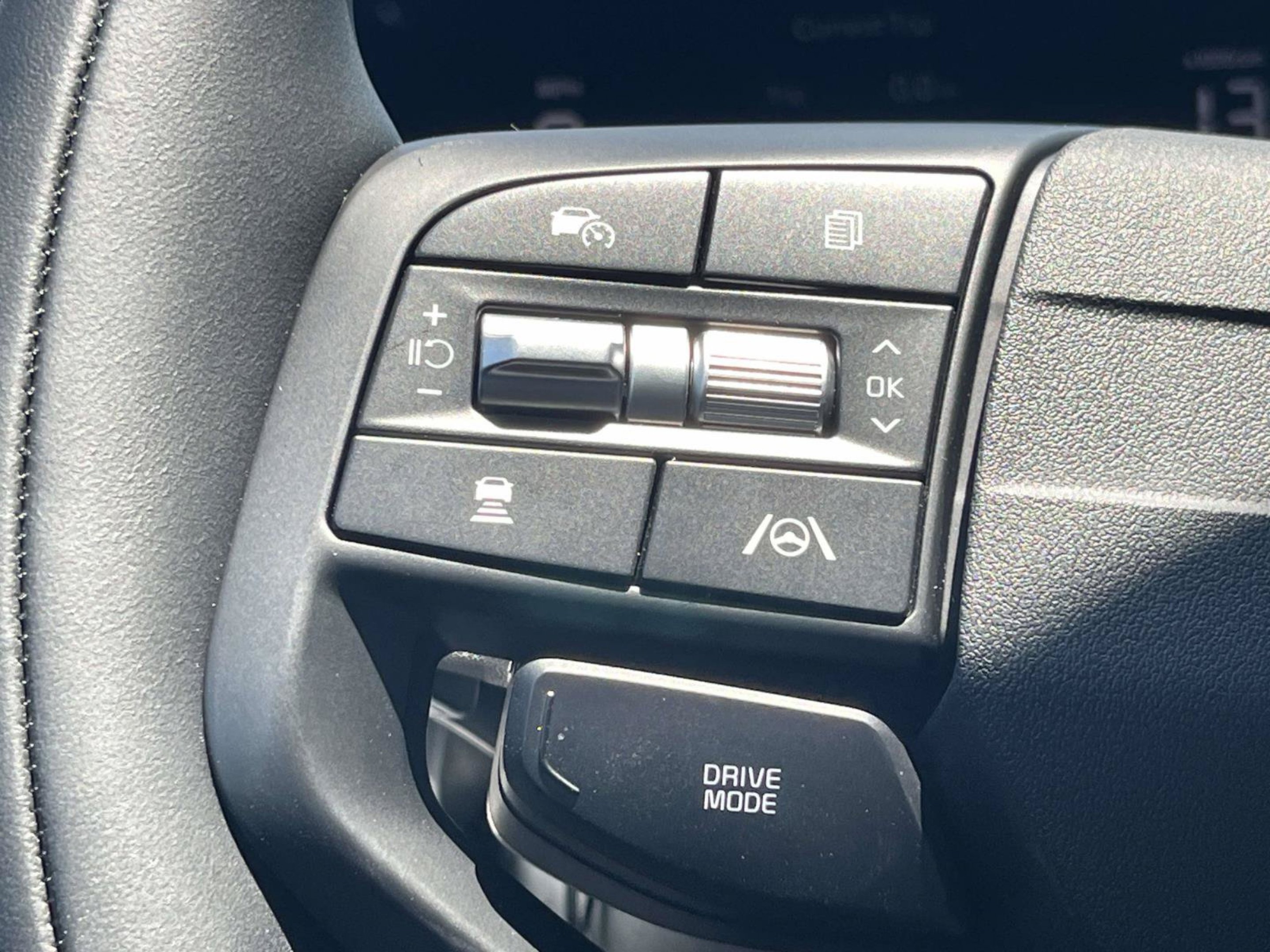 New 2026 Shadow Matte Gray Kia X-Line image 27