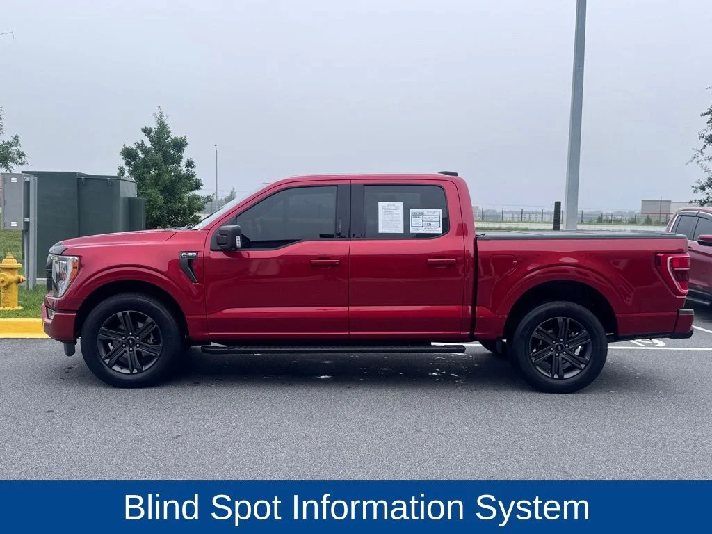 Used 2023 Hot Pepper Red Metallic Tinted Clearcoat Ford XLT image 4