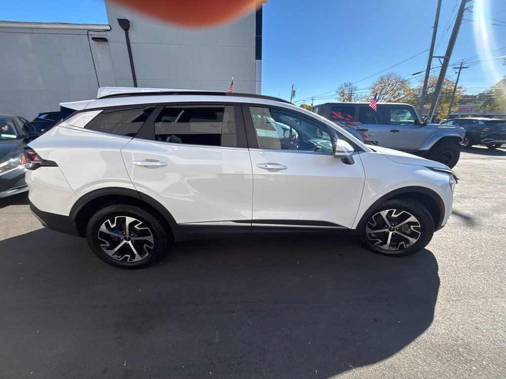 Used 2023 White Kia EX image 7