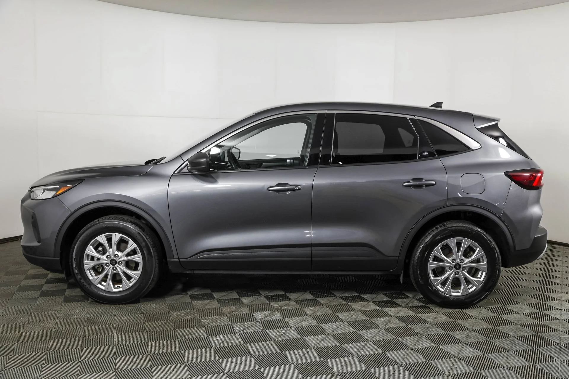 Used 2024 Gray Ford Active image 20