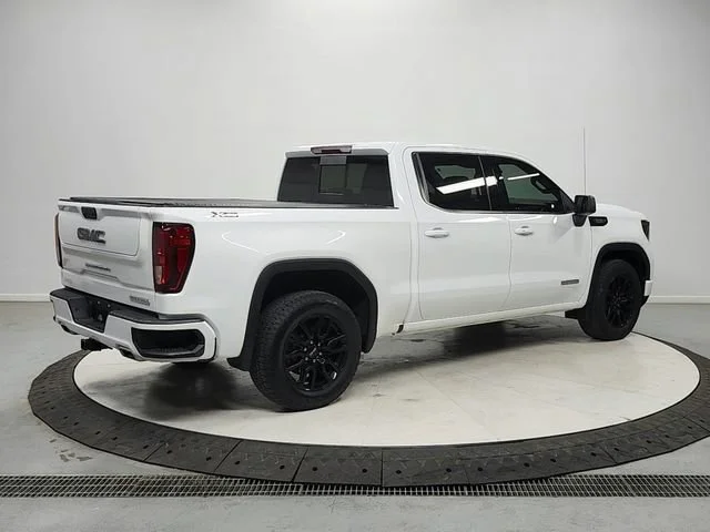 Used 2024 Summit White GMC Elevation image 7