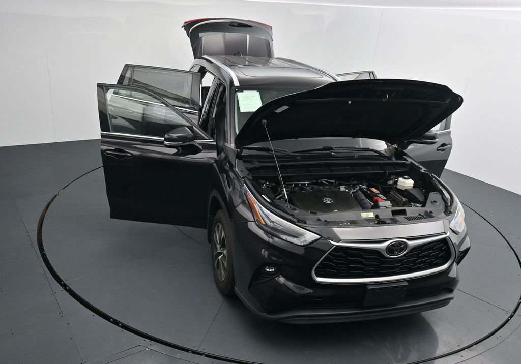 2021 Toyota Highlander XLE - Photo 25