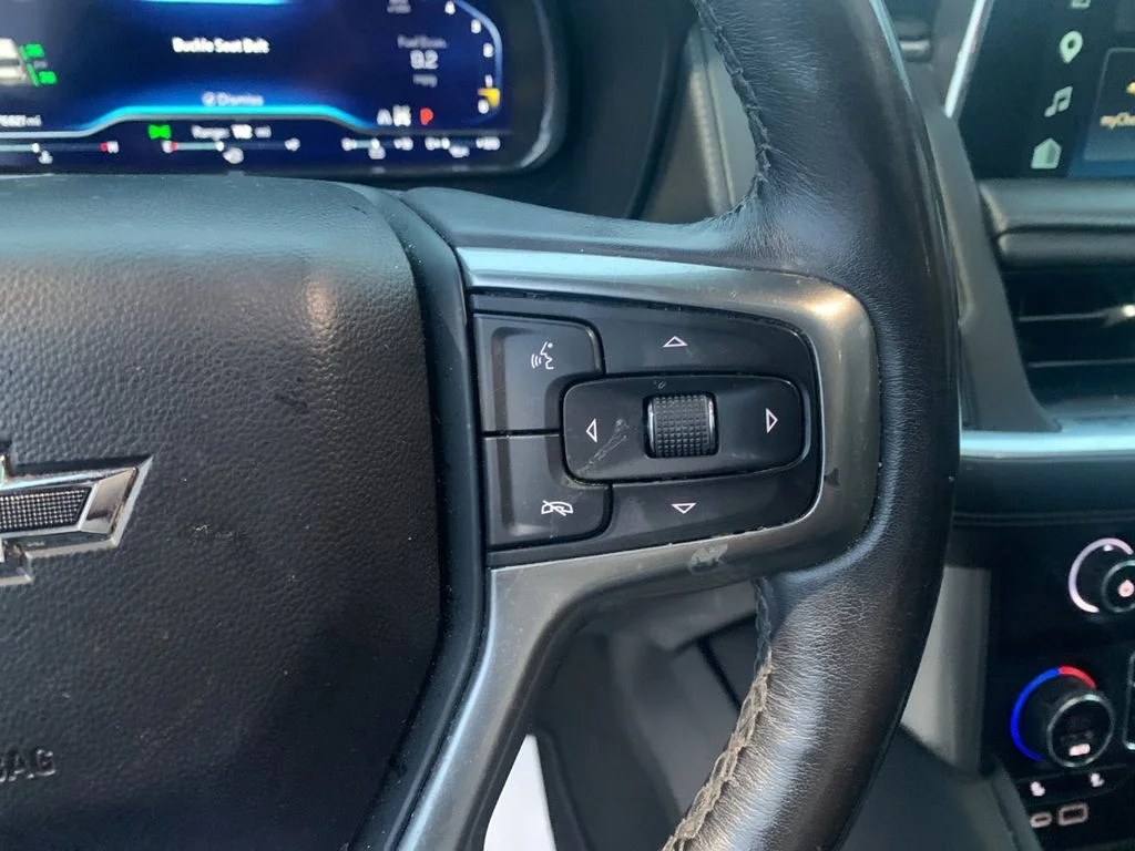 Used 2023 Red Chevrolet Z71 image 31