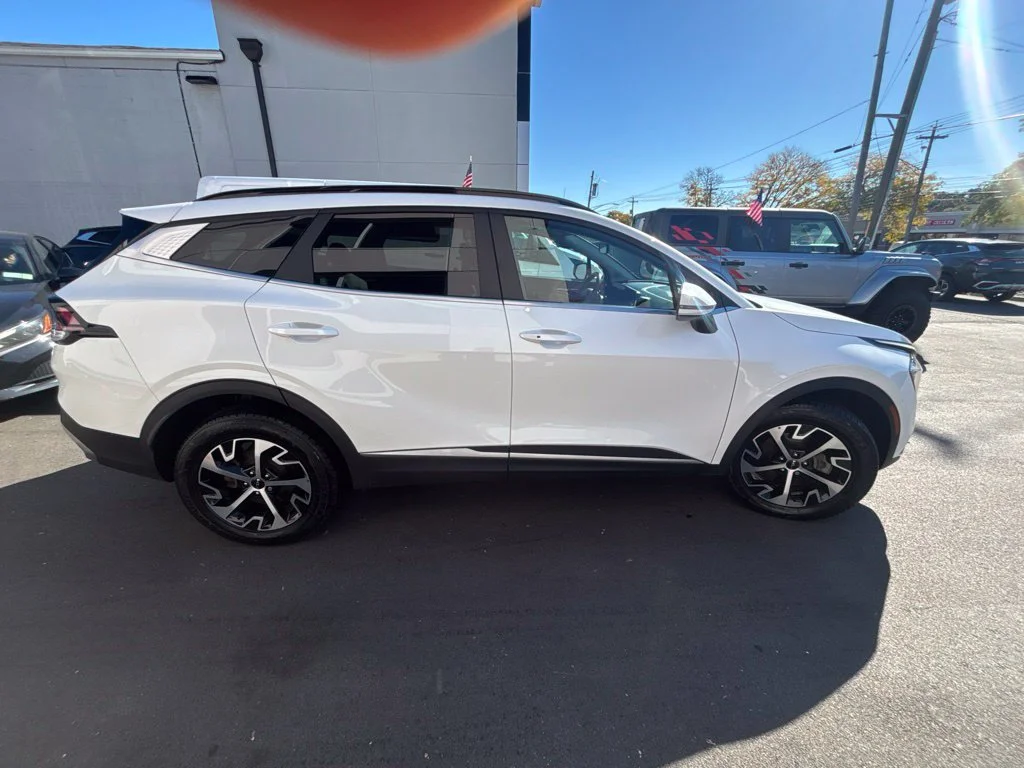Used 2023 White Kia EX image 7