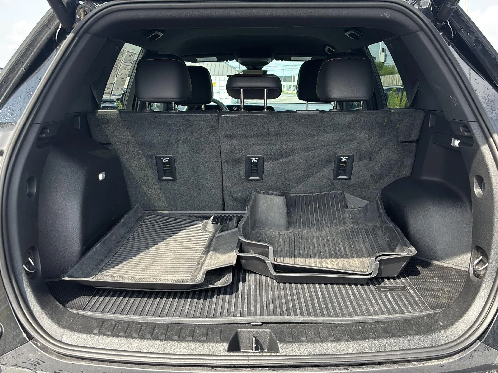 Used 2025 Mosaic Black Metallic Chevrolet ACTIV image 24