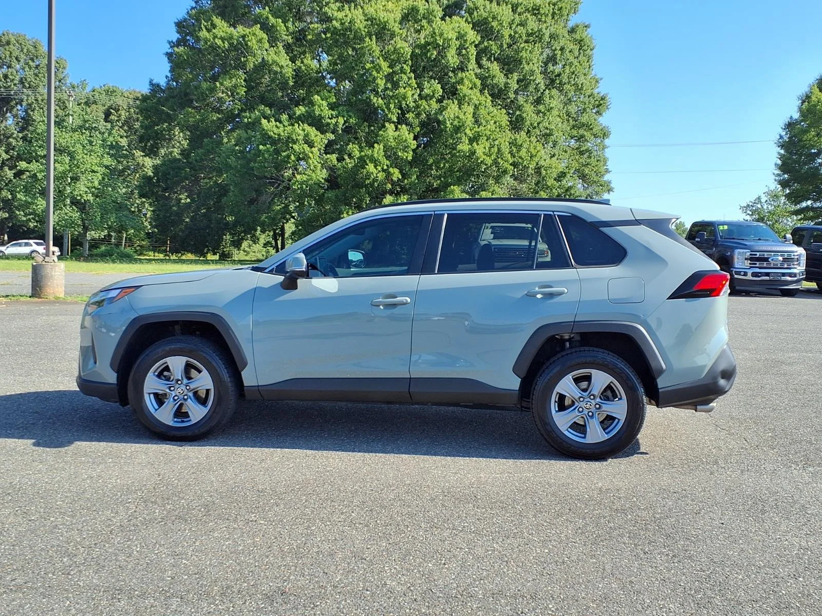 Used 2022 Lunar Rock Toyota XLE image 3
