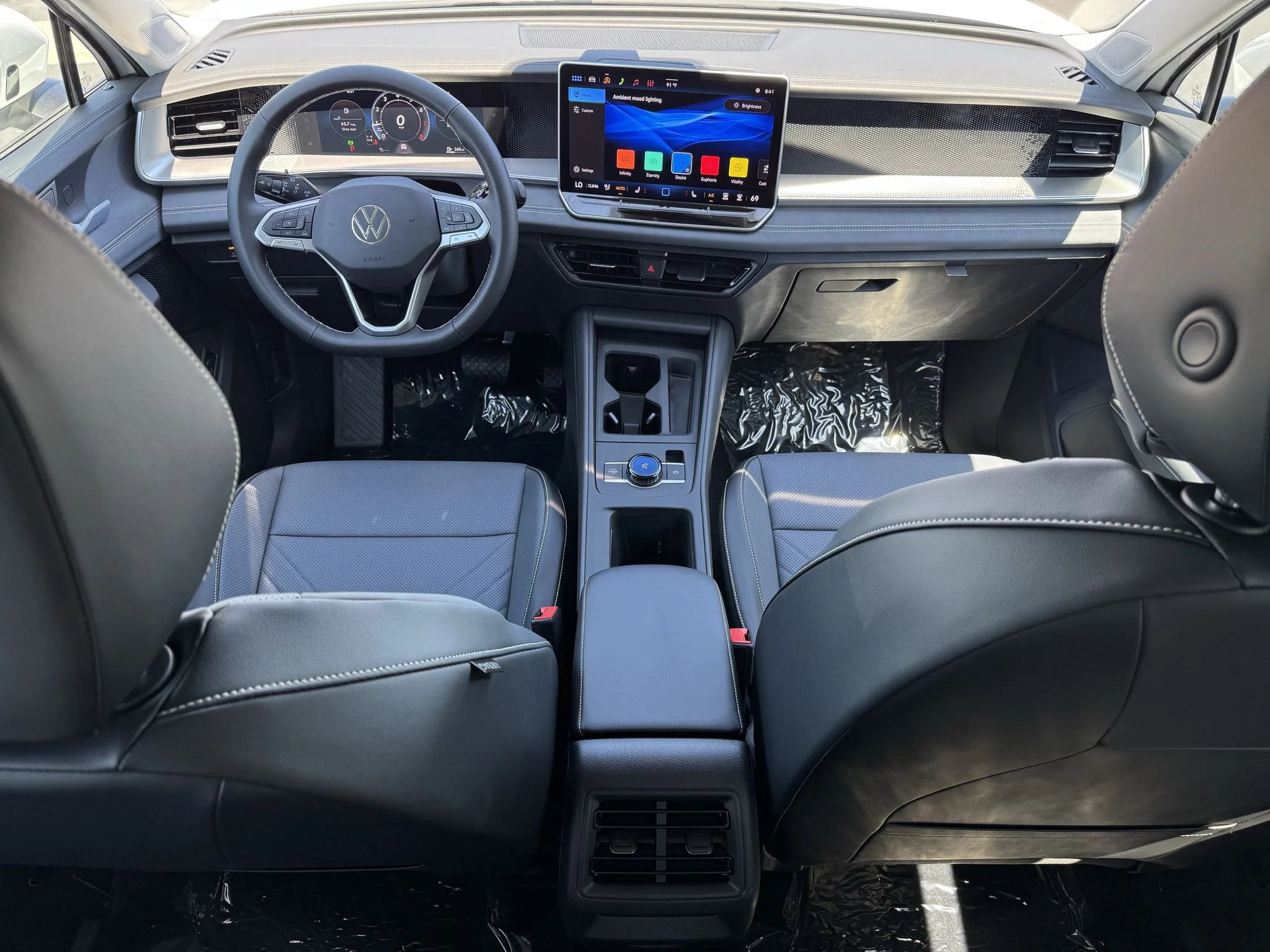 New 2026 Pure White Volkswagen SE image 28