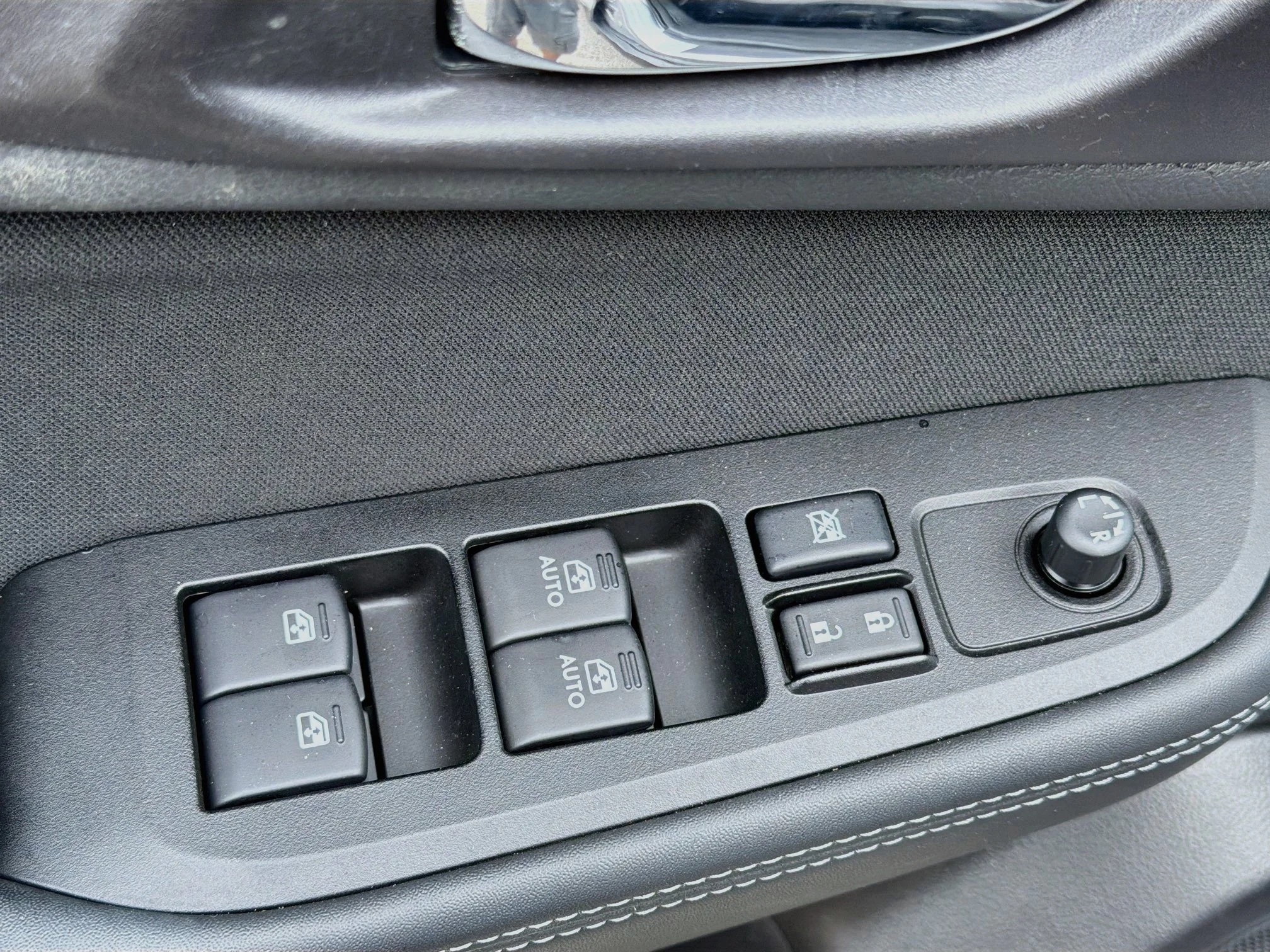 Used 2016 Ice Silver Metallic Subaru 2.5i Premium image 22