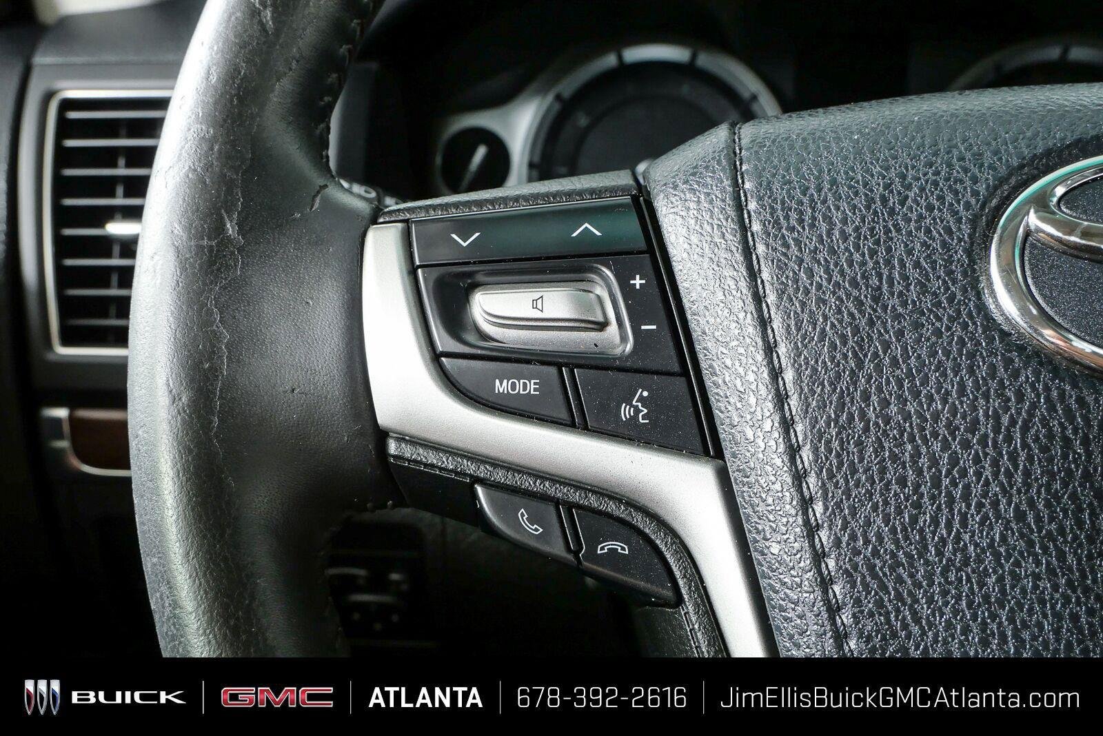 Used 2017 Classic Silver Metallic Toyota Base image 12