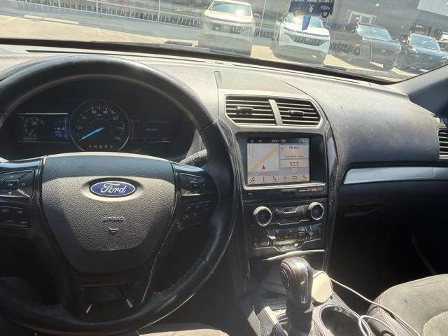 Used 2018 Shadow Black Ford XLT image 11