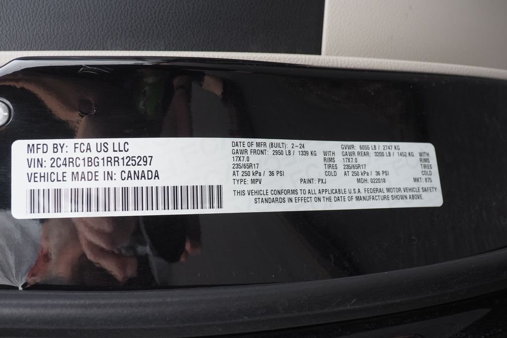 Used 2024 Black Chrysler Touring L image 30
