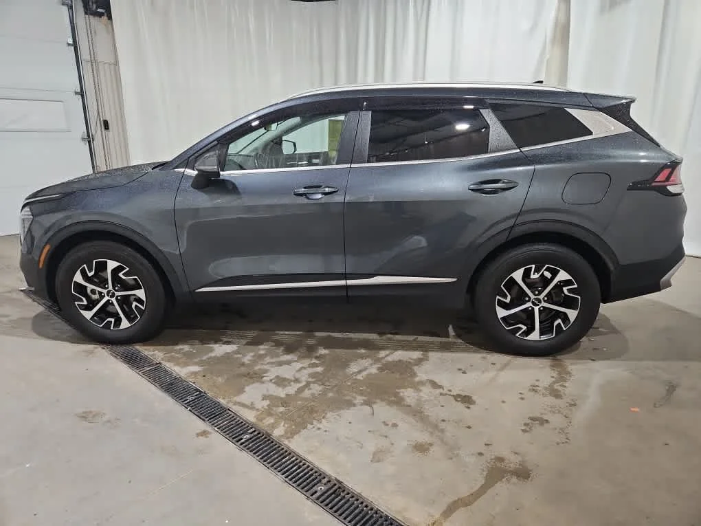 Used 2024 Gravity Gray Kia EX image 3