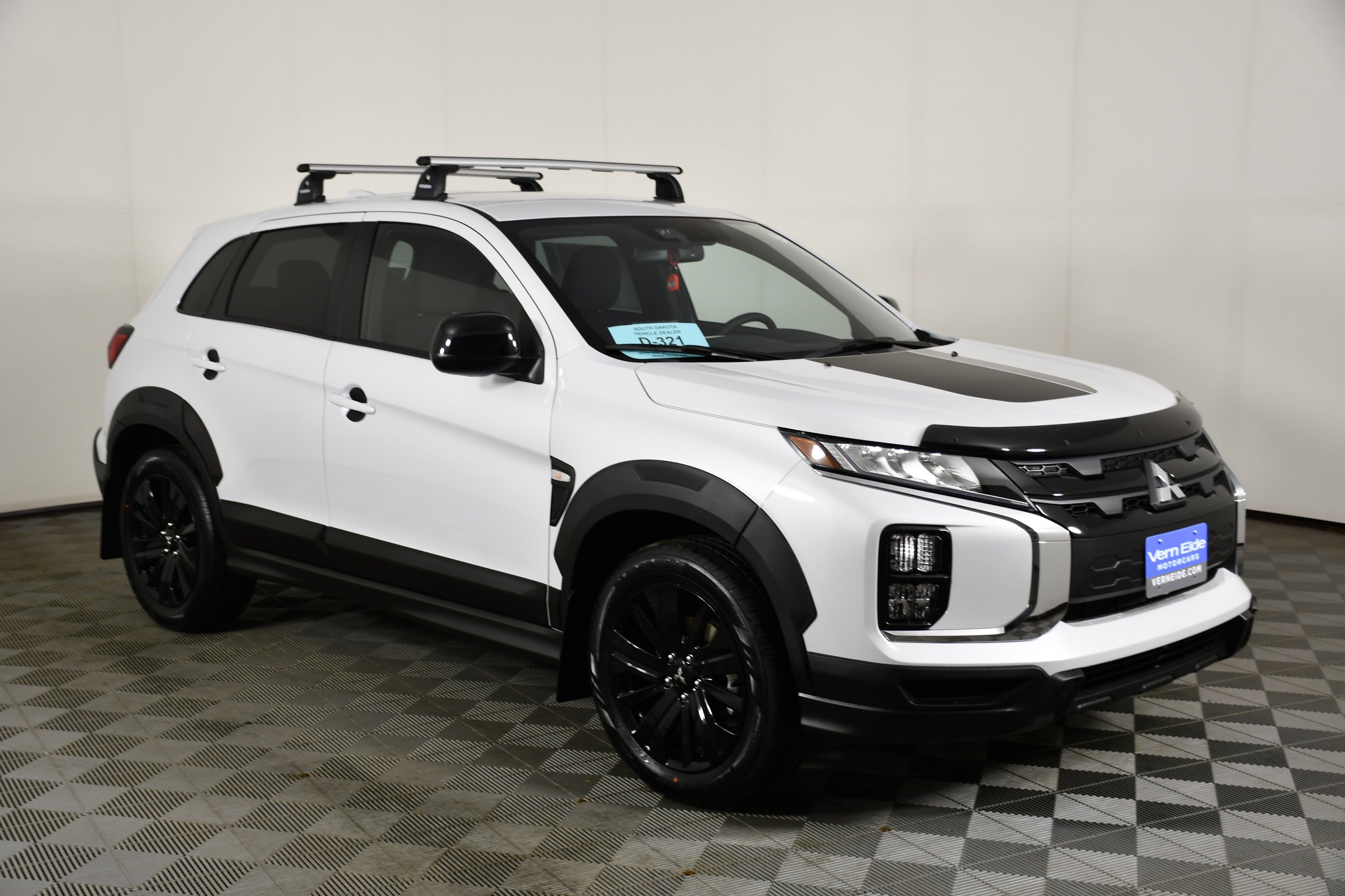 New 2026 White Diamond Mitsubishi Trail Edition image 4
