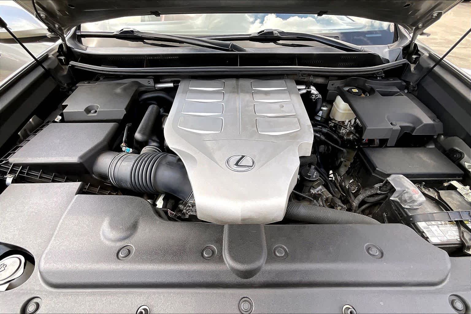 Used 2021 Atomic Silver Lexus Luxury image 29