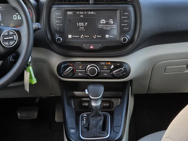 Used 2025 Fusion Orange Kia LX image 13
