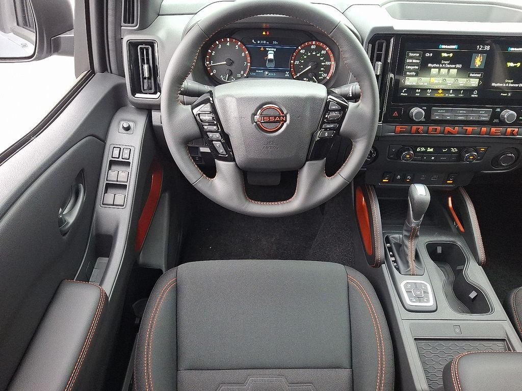 2026 Nissan Frontier — photo 7