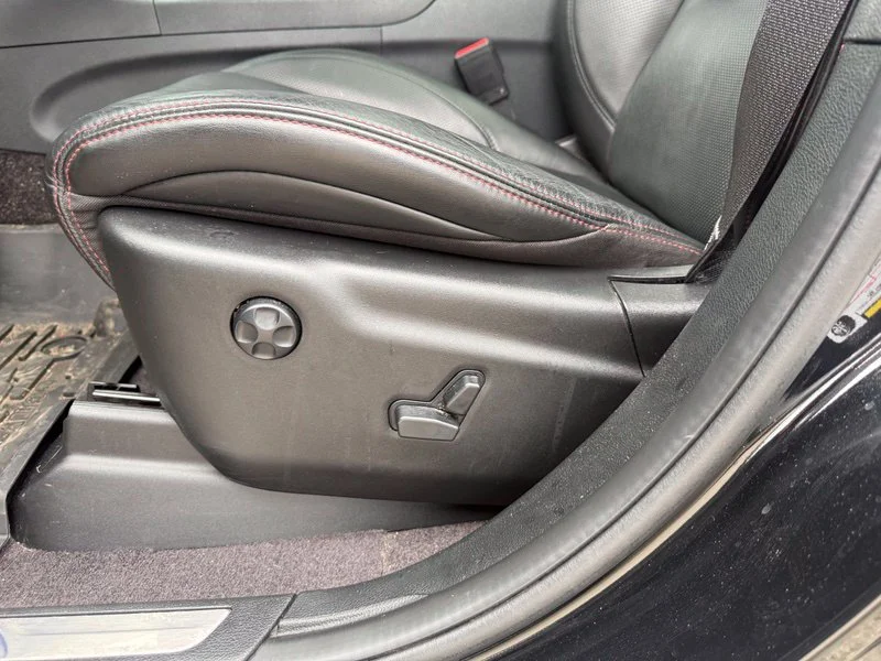 Used 2018 Black Jeep Trailhawk image 6