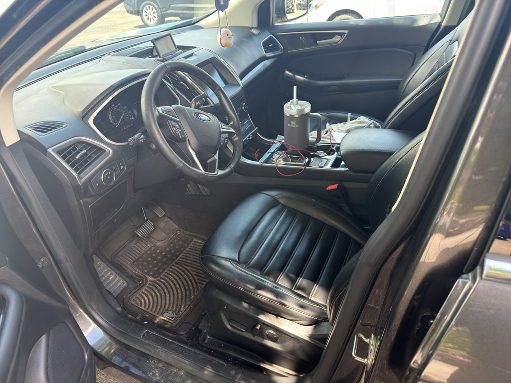 Used 2020 Magnetic Metallic Ford SEL image 4