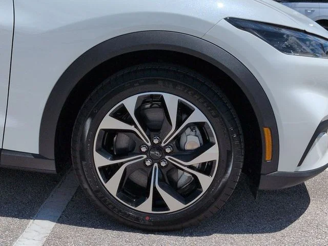 New 2026 Star White Metallic Tri-coat Ford Select image 11