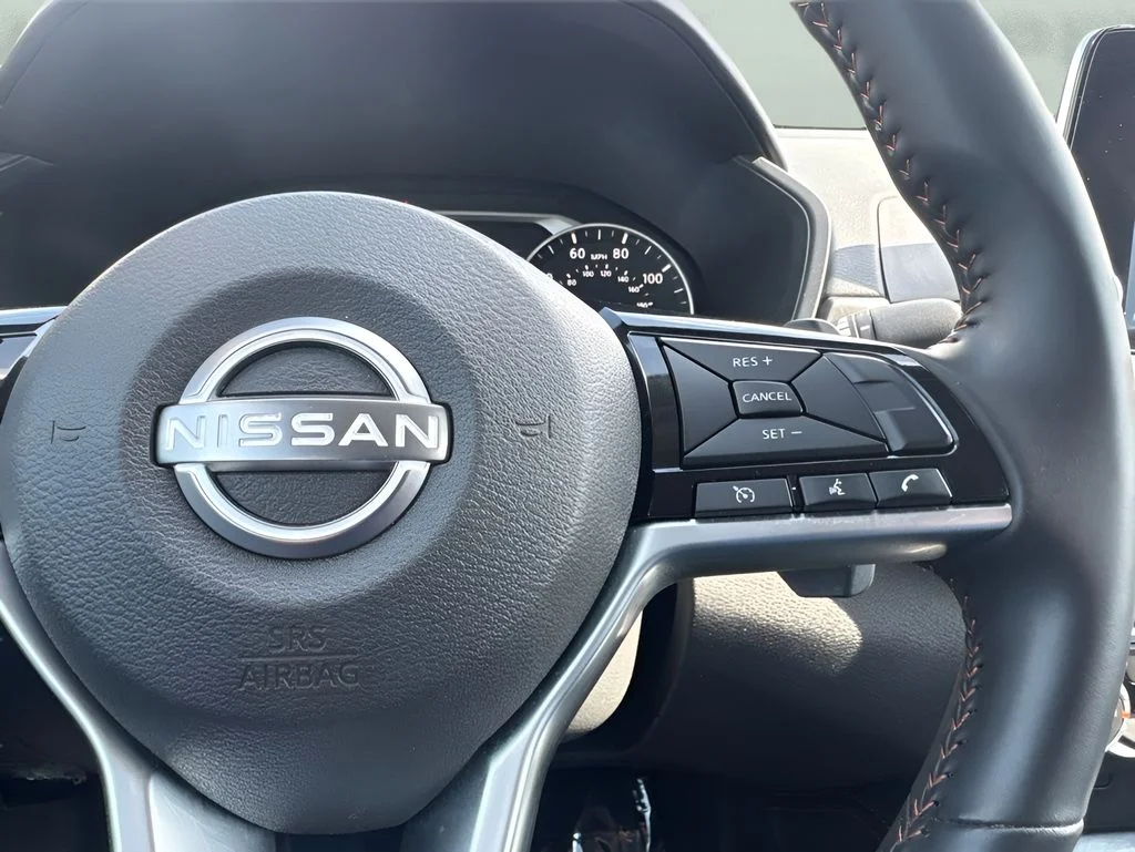 Used 2025 Black Nissan 2.5 SR image 15