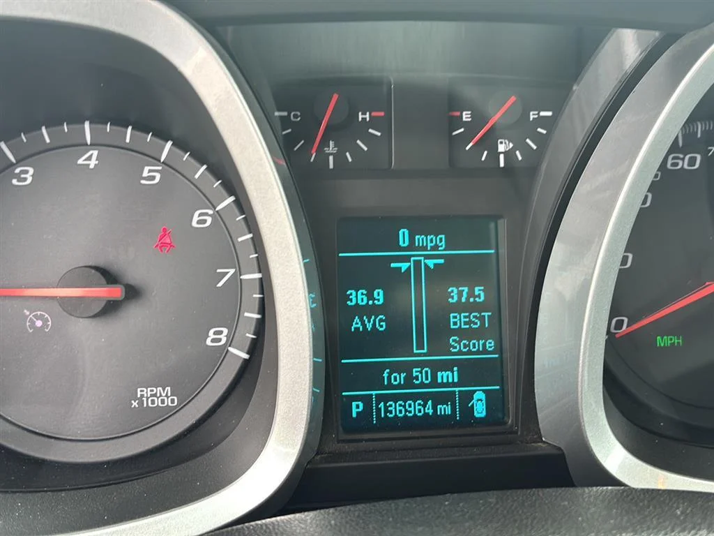 Used 2014 Silver Ice Metallic Chevrolet LT image 6