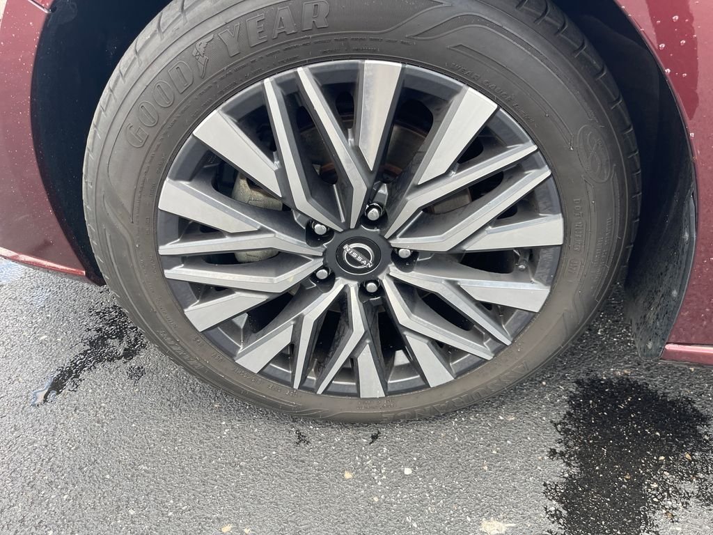 Used 2023 Red Nissan 2.5 SV image 10