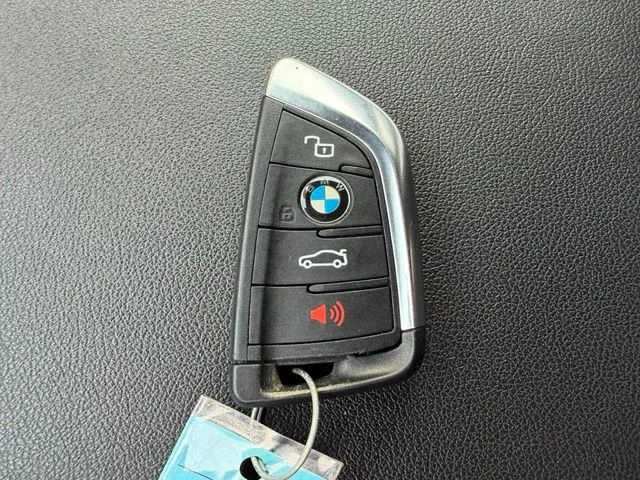 Used 2021 Silver BMW xDrive30i image 30