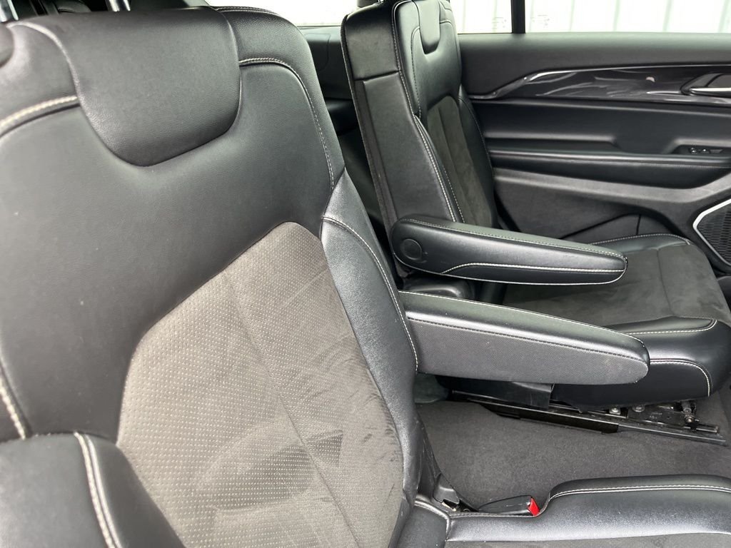Used 2022 Diamond Black Jeep Altitude image 46