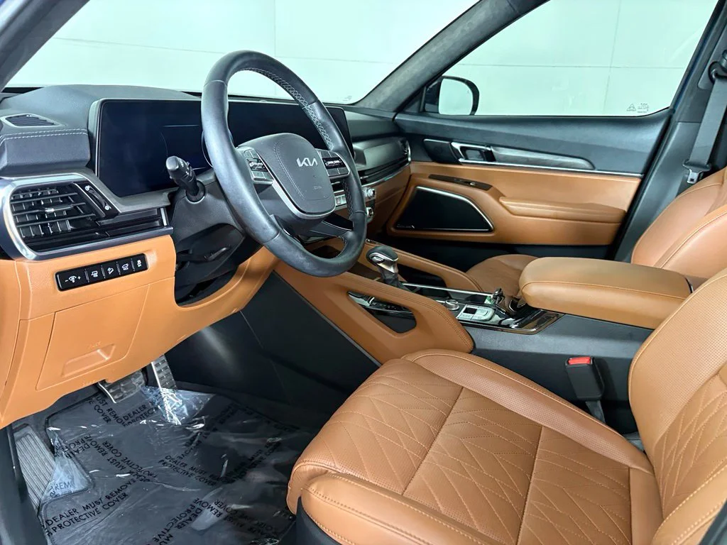 Used 2025 Black Kia SX-Prestige X-Pro image 23